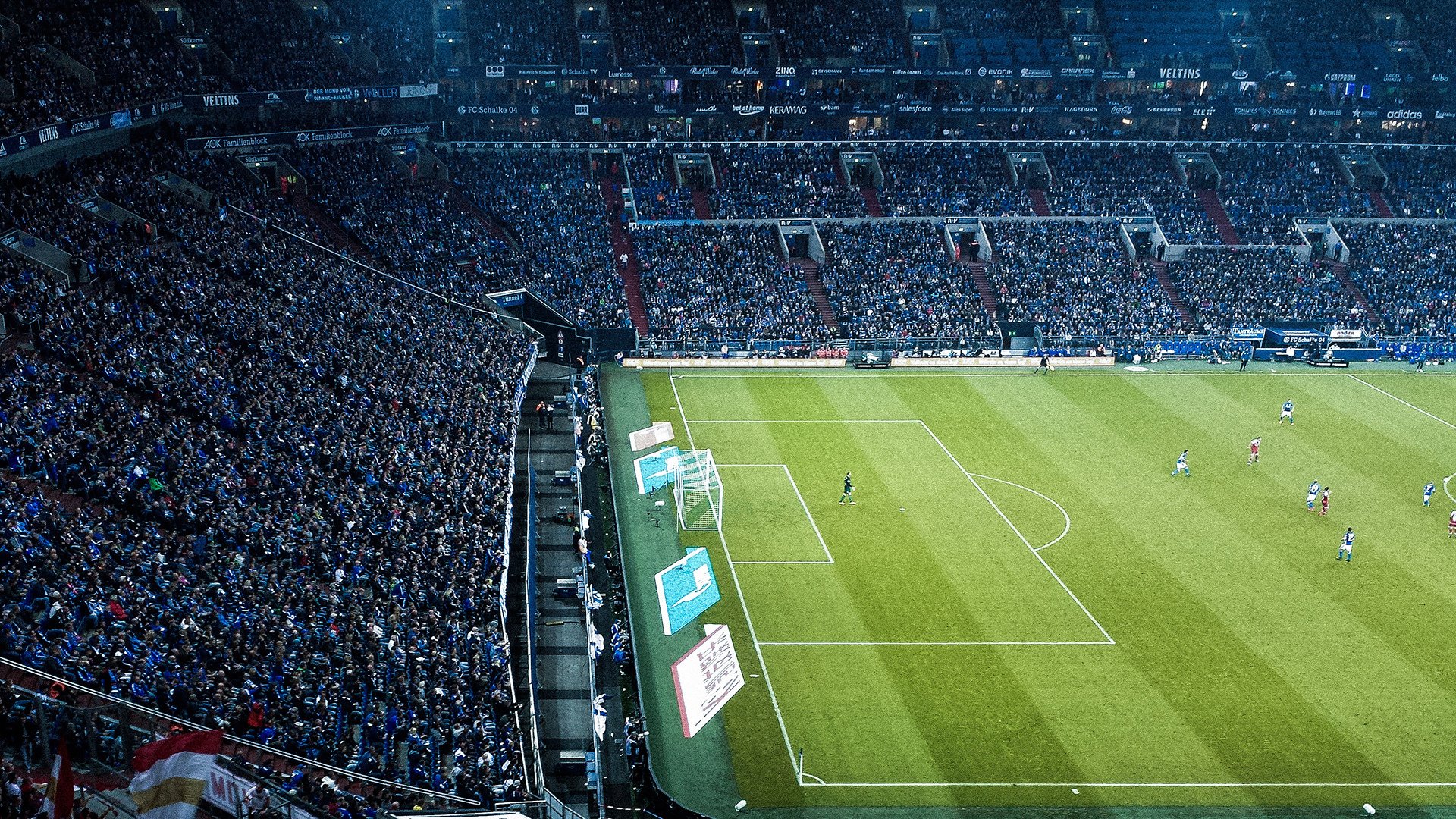 足球社交话题频繁登顶微博热搜榜，足球社交聊天软件